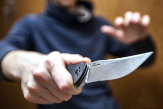 Ужас в "Люлин"! Мъж с нож в ръце се хвърля върху деца 