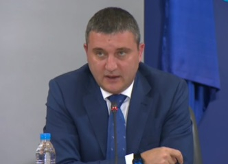 Финансовият министър с важно уточнение за държавните бензиностанции и цените на горивата ВИДЕО