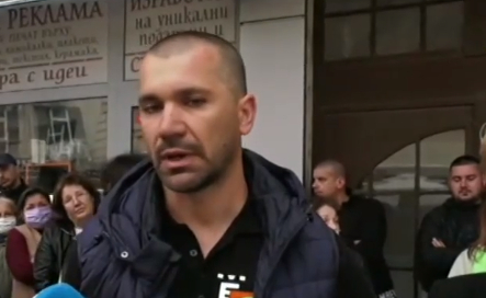 Брутална жестокост: Смазаха от бой младо семейство във Видин, докато разхожда децата си ВИДЕО