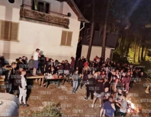Мърляви абитуриенти превърнаха природно бижу край Сандански в бунище 