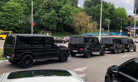 СНИМКА на мутренска колона от G-класи взриви мрежата