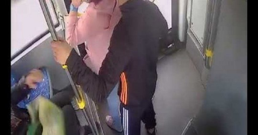 Писъци раздраха "Люлин"! Изрод издебна в тролея девойка и в гръб я...