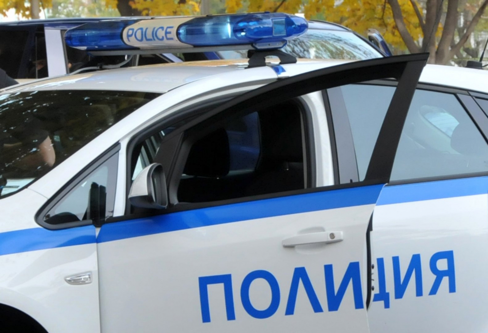 Сигнал до БЛИЦ: Зрелищна катастрофа в центъра на София 