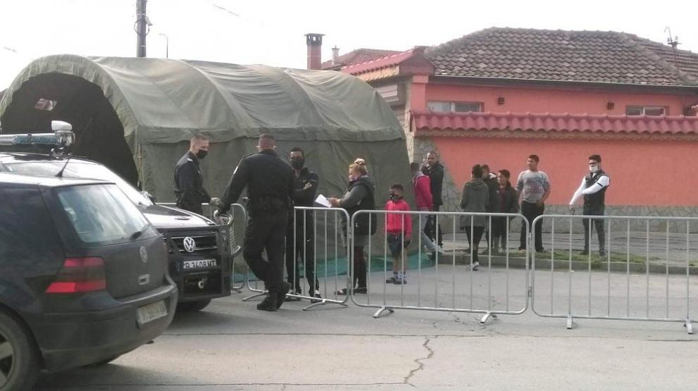 Става страшно! К-19 вече коси наред в Ямбол след падането на карантината в циганската махала
