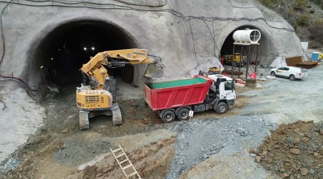 Прокопани са 800 метра от най-дългия тунел у нас СНИМКИ