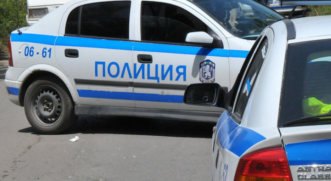 Пиян и дрогиран пишлигар с БМВ помете шест коли, джип и микробус в Пазарджик 