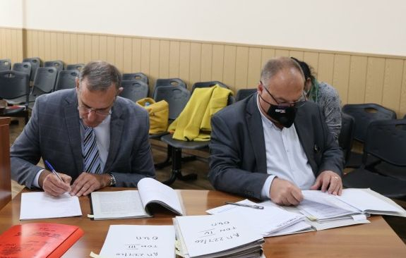 Първи СНИМКИ на циганския лихвар Мендуто с многото милиони и лимузини