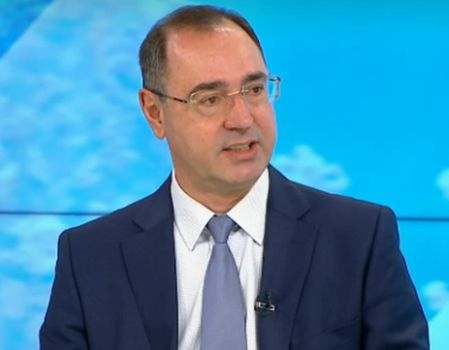 Доц. Попов: Не трябва да се успокояваме, че на крак ще прекараме К-19 