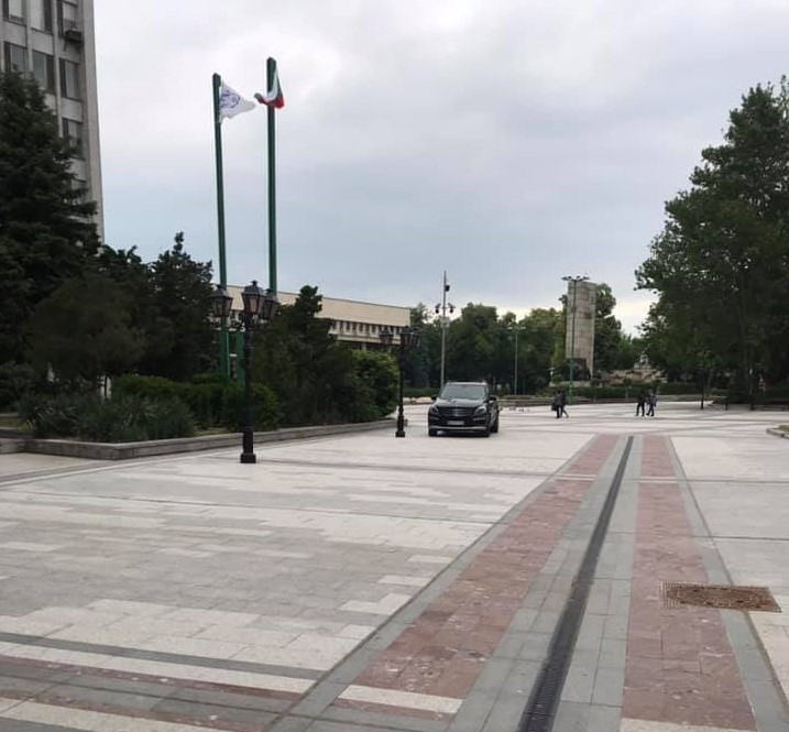Наглец с "Мерцедес" си навлече гнева на врачани СНИМКИ 