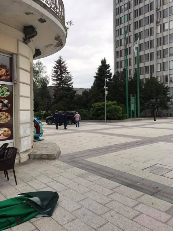 Наглец с "Мерцедес" си навлече гнева на врачани СНИМКИ 