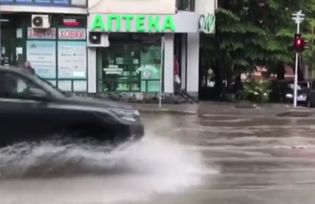 Стара Загора потъна под вода за минути 