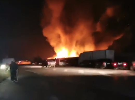 Извънредно! Невиждана огнена стихия в с. Кърналово ВИДЕО