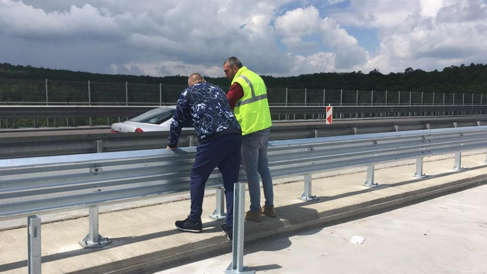 Борисов се появи изненадващо на АМ "Тракия" и обяви прекрасна новина за летовниците СНИМКА