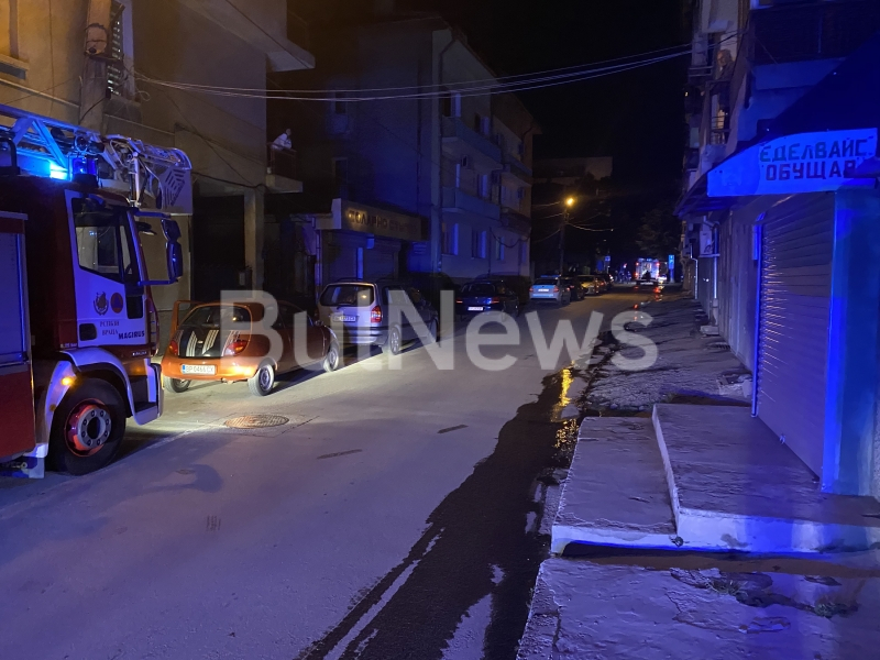Извънредно: Голям пожар до полицията във Враца, районът е отцепен СНИМКИ 
