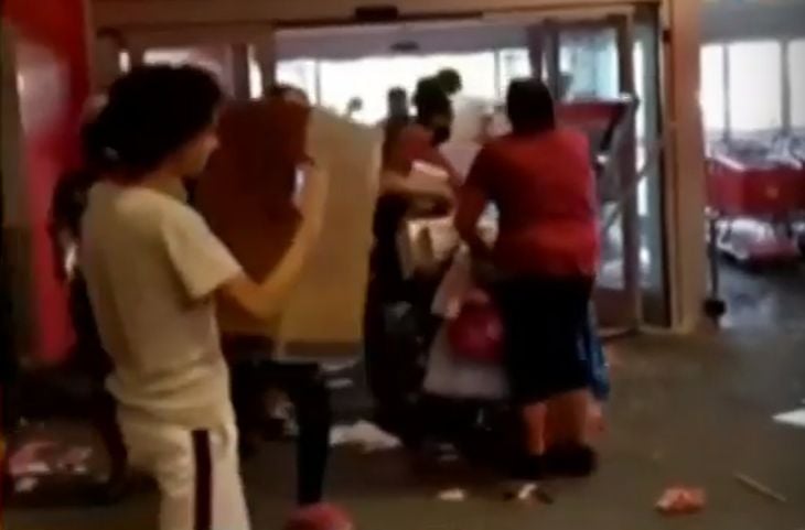 Българин от Минеаполис разказа за кървавите бунтове ВИДЕО