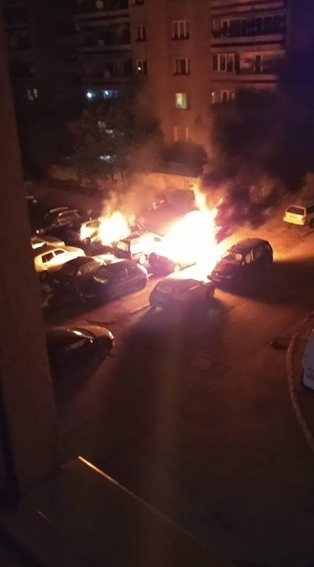 Зрелищни СНИМКИ: Огнена вендета след мощен взрив в жк "Люлин"