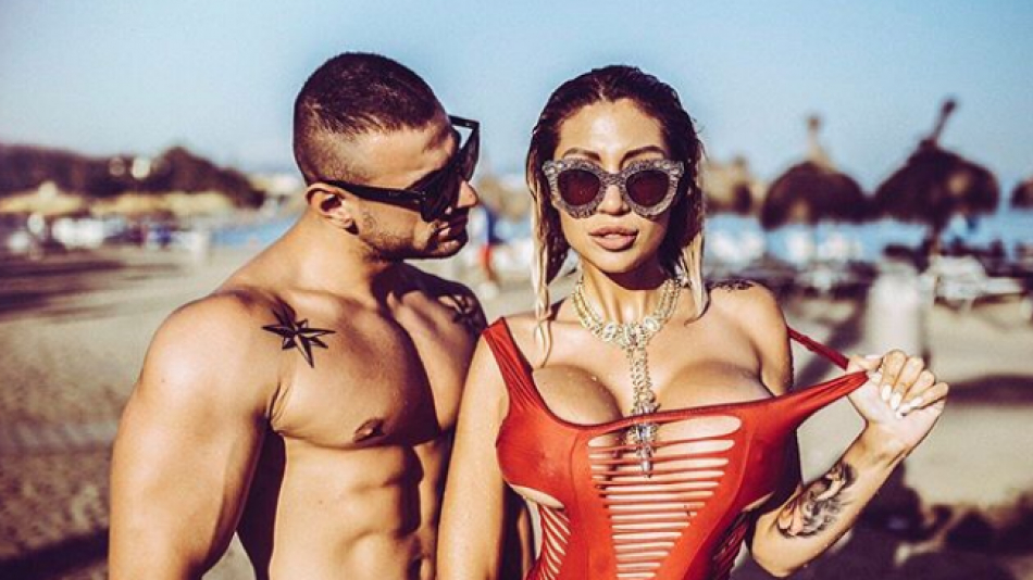 Джулиана Гани се съблече, гледката е неописуема СНИМКИ 18+