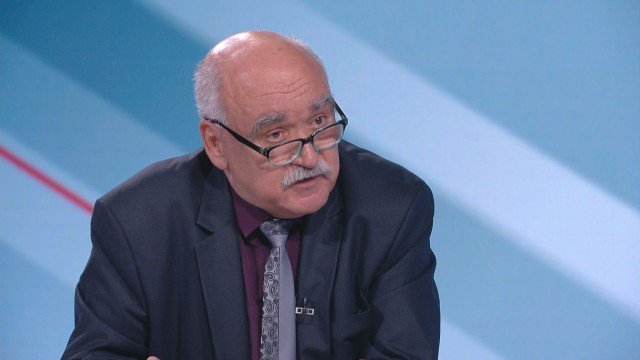 Проф. Камен Плочев обясни човешка ръка ли е създала толкова съвършен вирус като К-19 