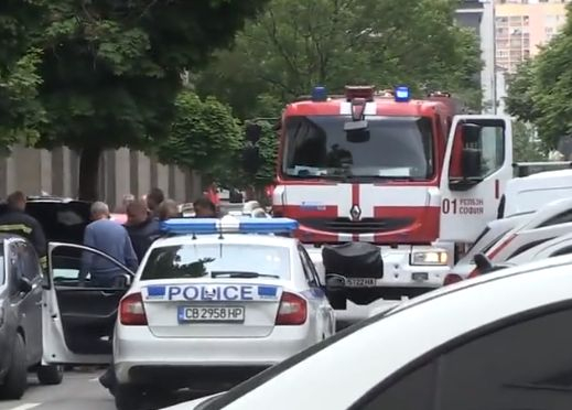 Извънредно в БЛИЦ! Пожарна и полиция пред Съдебната палата, ето какво се случва! 