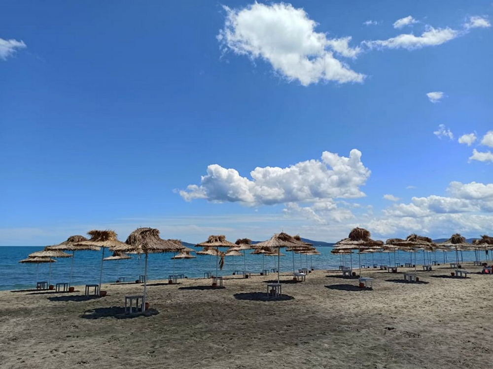 Направиха врътка с чадърите в Бургас, ще са безплатни, но...