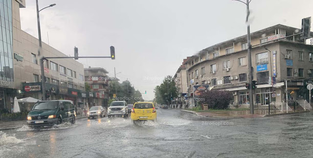 Кърджали е под вода след библейската буря ВИДЕО