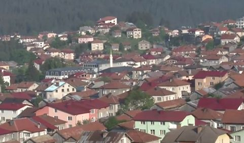 Инфарктни часове в пламналата от К-19 Сърница 