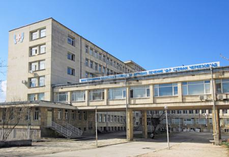 Търновската болница затвори отделението за съмнителни за К-19 пациенти