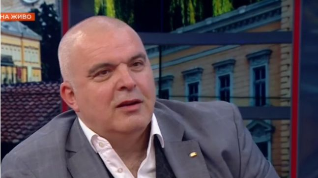 Манев за Божков: Когато имаш обвинения, си търсиш защита – било то през лъжи, рисунки, през бягане в чужбина