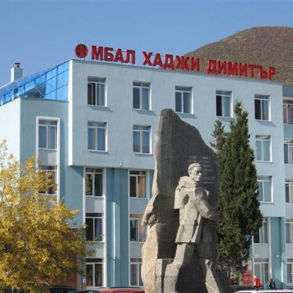 Шефът на РЗИ - Сливен хвърля оставка заради огнището на COVID-19 в болницата 