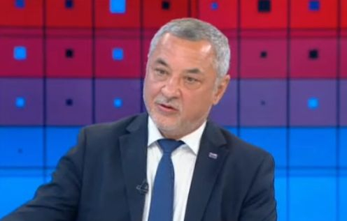 Валери Симеонов: Божков се държи като дете, за 18-те обвинения нищо не казва!
