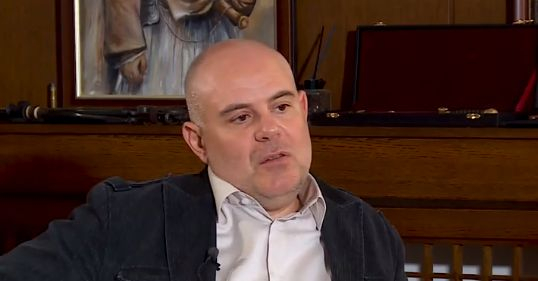 Иван Гешев с остър коментар за Васил Божков, комиксите и такса "спокойствие"