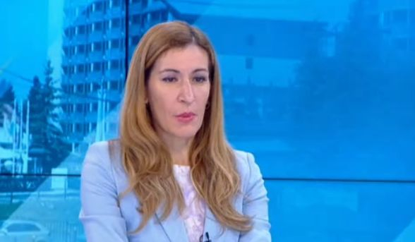 Николина Ангелкова каза кога пристигат първите чуждестранни туристи 