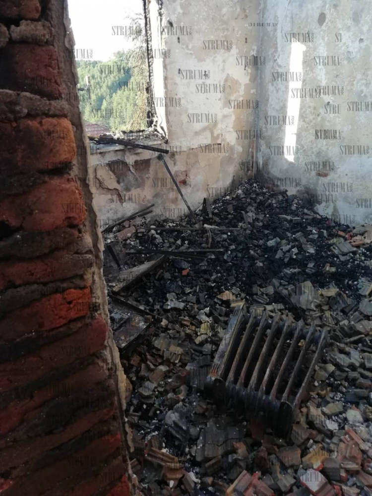 Страшна драма след стихията, опустошила дома на дядо Благой и баба Зорка в Цапарево СНИМКИ 