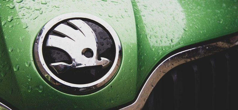 Шпионски СНИМКИ разкриха фейслифт версията на Skoda Karoq 