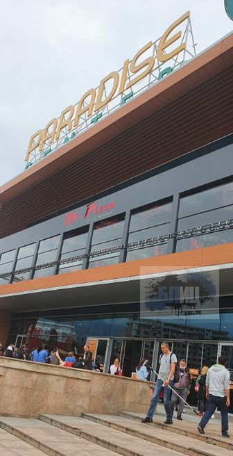 Извънредно и първо в БЛИЦ! Гори Paradise Center, тече евакуация СНИМКИ