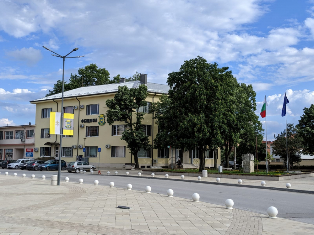 Зоната на мрака: Пенсионер тероризира цял български град 
