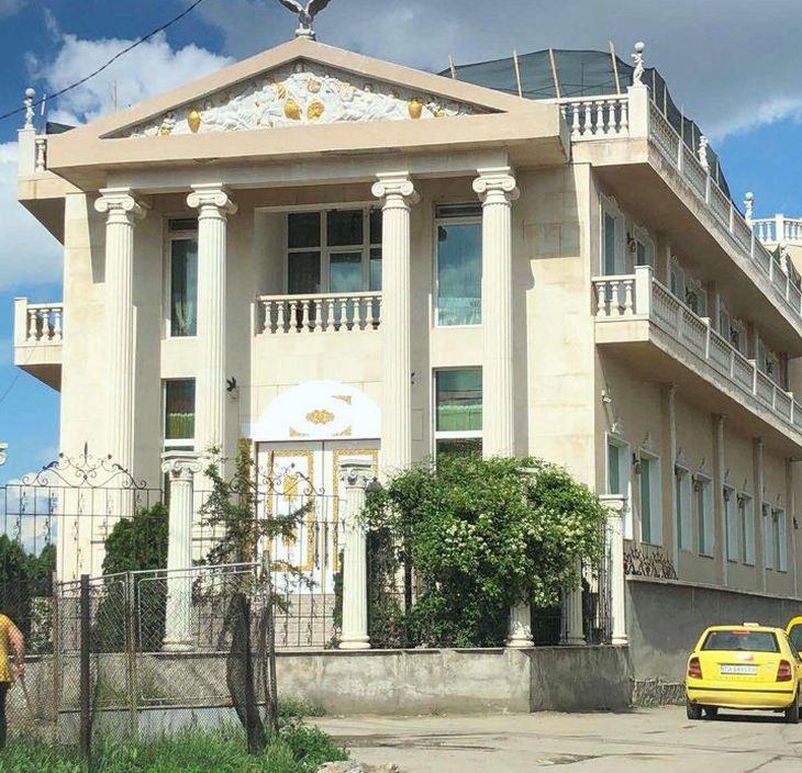 Огромен скандал! Ромският пастор Коста загинал след престъпна небрежност във "Факултета"! ВИДЕО