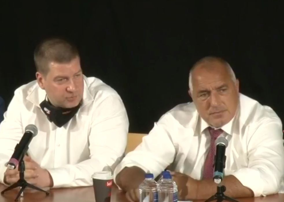Борисов с култова реплика в Стара Загора: Нали виждате колко сладко спинкам ВИДЕО