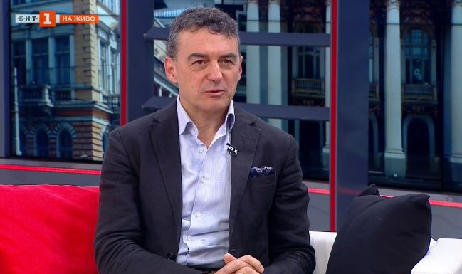 Проф. Иво Петров: 2 джаджи убиват К-19 у дома, а стари терапии борят вируса