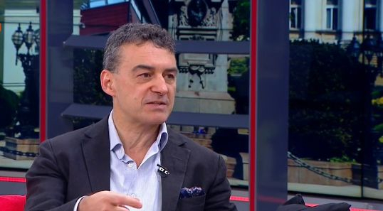 Проф. Иво Петров: 2 джаджи убиват К-19 у дома, а стари терапии борят вируса