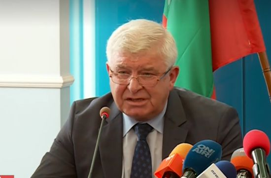 Ананиев обяви извънредни мерки заради ръста на заболели от К-19 ВИДЕО