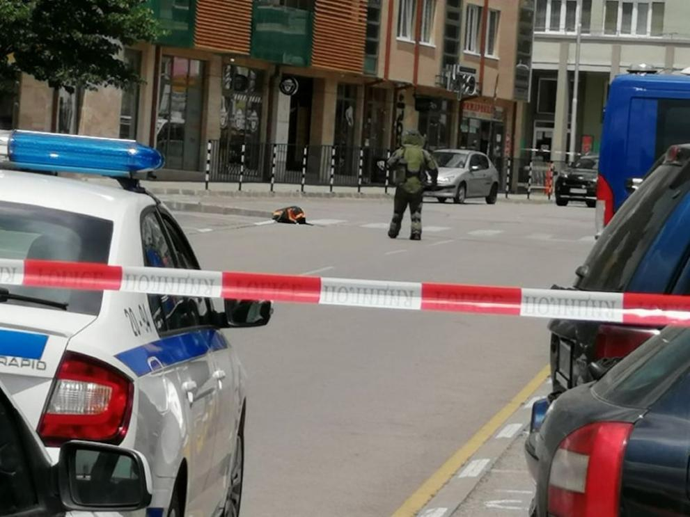 СНИМКИ показват мощен взрив в центъра на Сливен