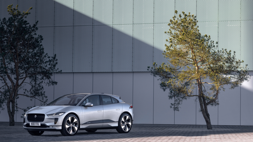 Новият Jaguar I-PACE идва по-интелигентен, по-свързан и с по-бързо зареждане отвсякога 