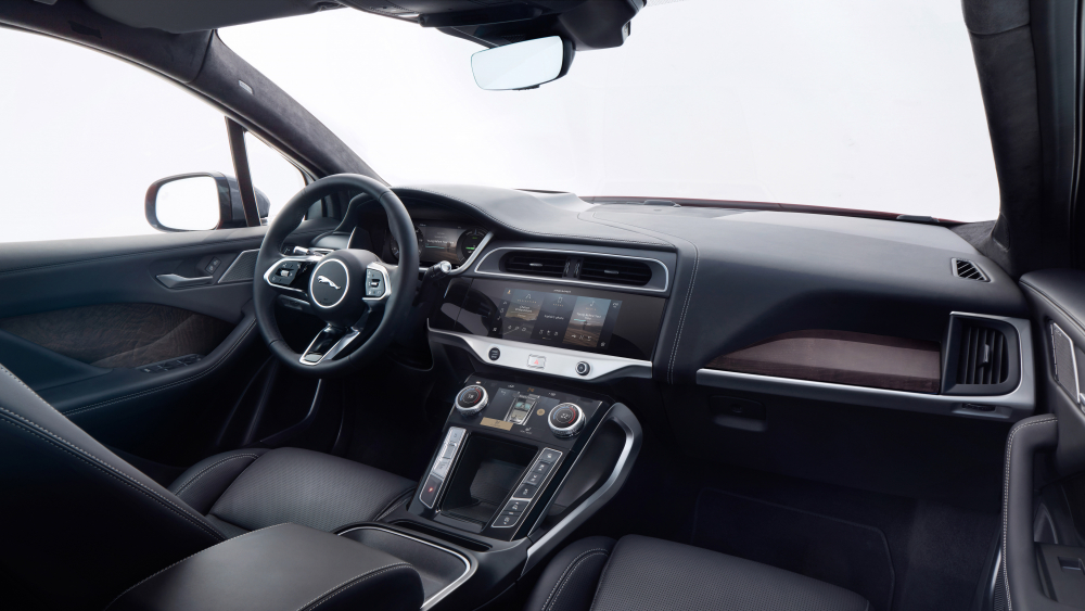 Новият Jaguar I-PACE идва по-интелигентен, по-свързан и с по-бързо зареждане отвсякога 