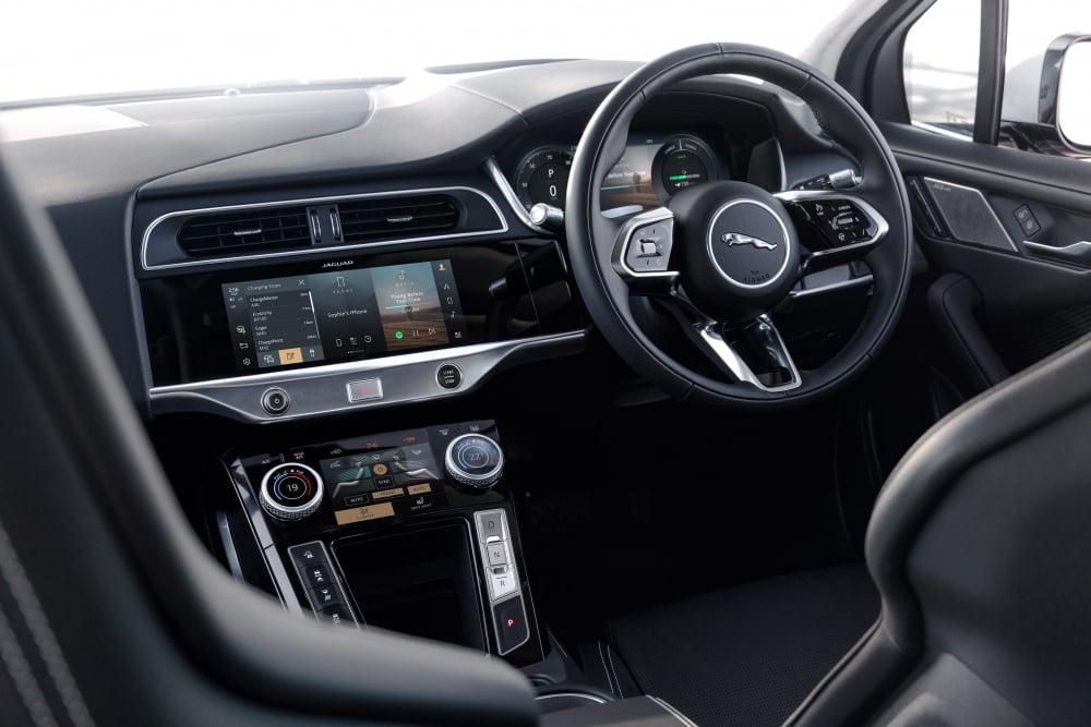 Новият Jaguar I-PACE идва по-интелигентен, по-свързан и с по-бързо зареждане отвсякога 