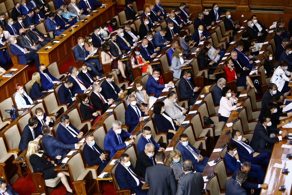 Депутатите гласуваха пада ли правителството ВИДЕО