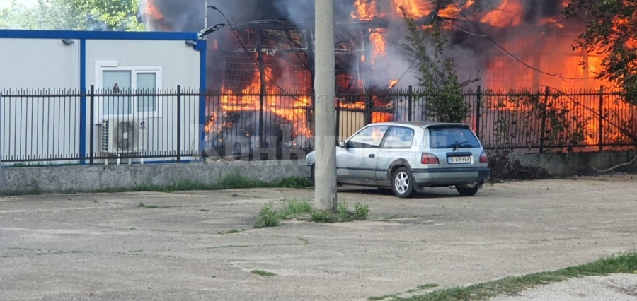 Огнен ад в завод в Криводол СНИМКИ 