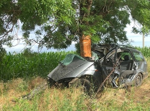Колата ковчег, в която загина младеж във Видинско, се оказа на майката на депутат от... СНИМКИ 