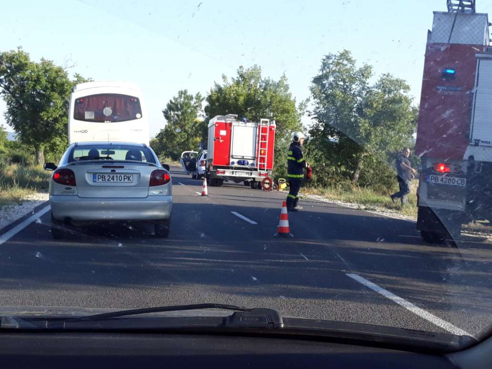Зверско меле на "Хемус", има загинали