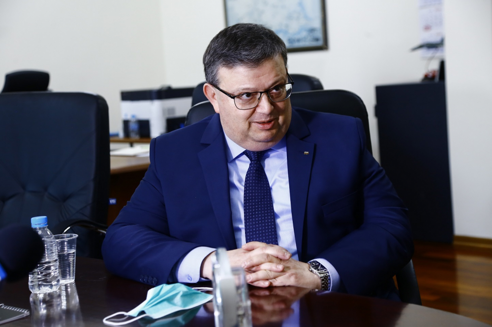 Кирил Петков се провали и с отнемането на допуска на Цацаров до квалифицирана информация